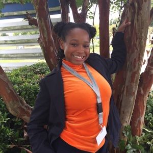 Meet your Posher, Dakota